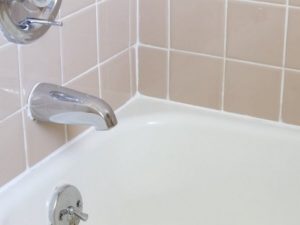 Гидроизоляция швов в ванной
